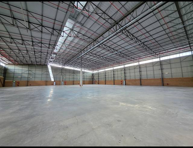 3,107M² WAREHOUSE TO LET IN AIRPORT PARK